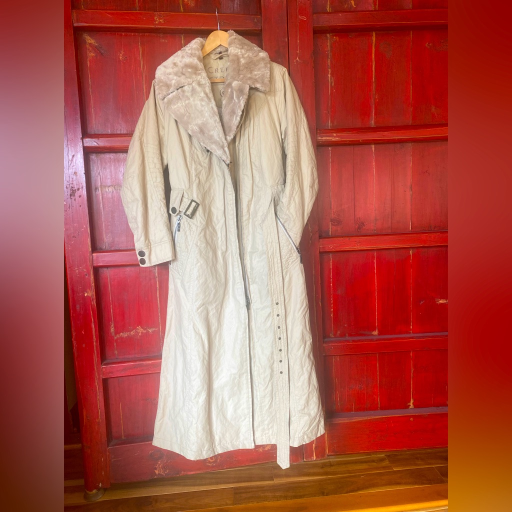 Creenstone Trench Coat Size Euro 46 (Size 13us), Cream With Tan Fur Collar